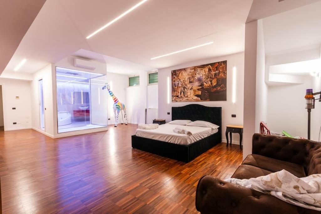 Luxury & Art A Due Passi Dall'universita Bocconi Mailand